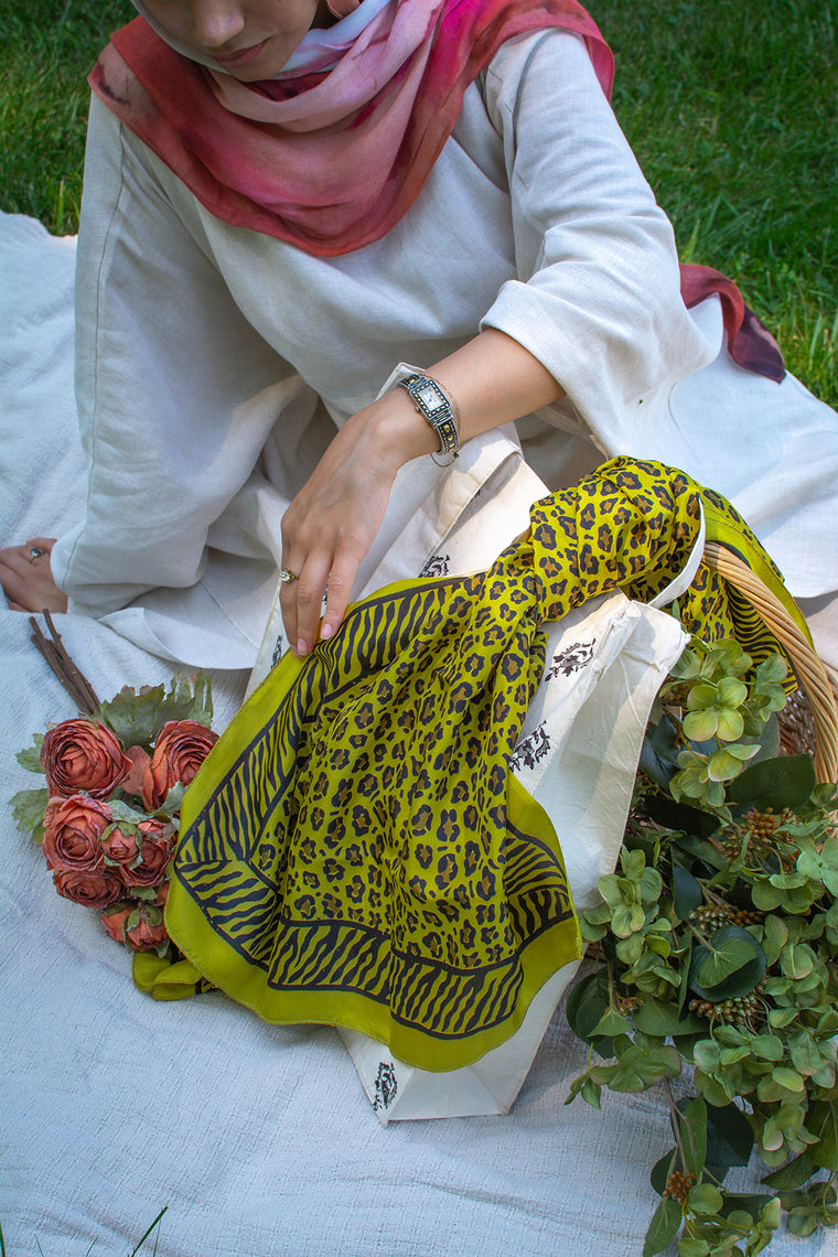 Leopard print stole