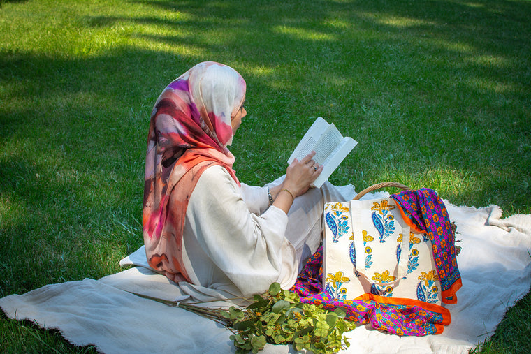 Nargis tote bag